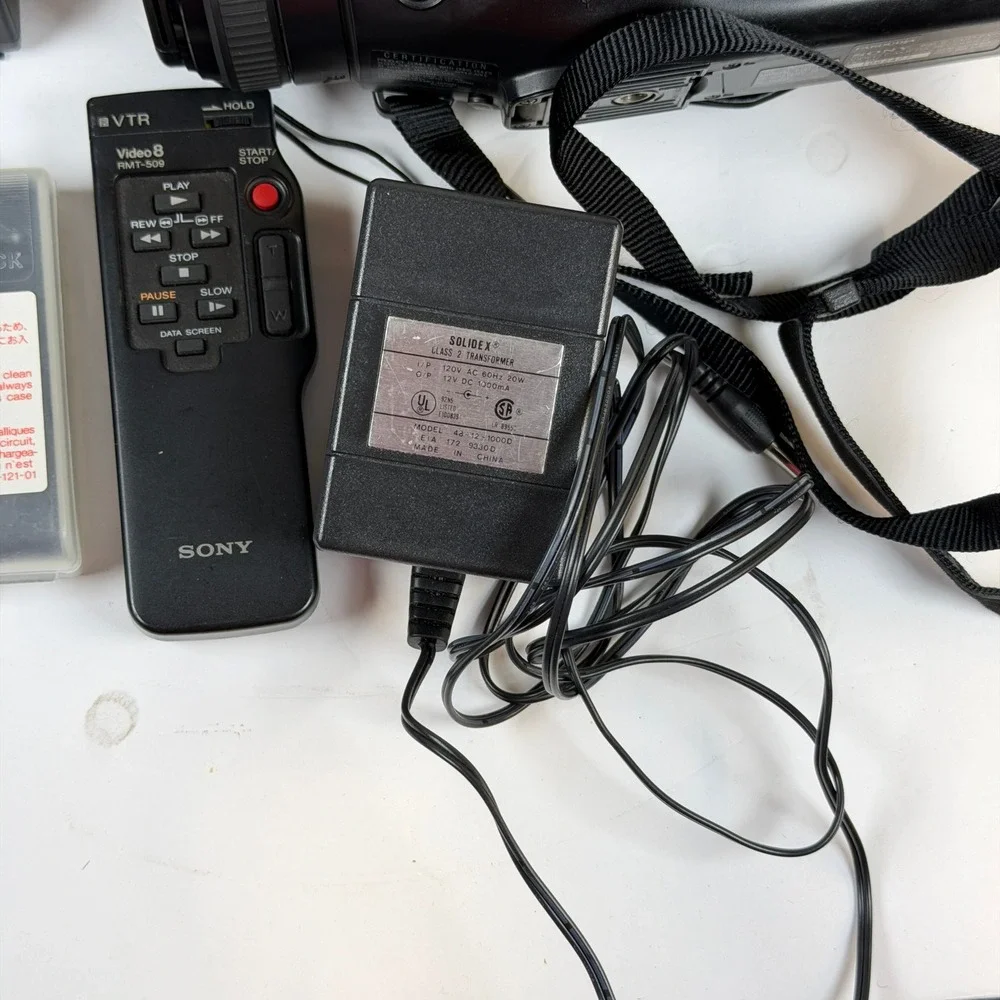 Sony Handycam CCD-FX710 Video Hi8 Camcorder Bundle Parts Repair C-10